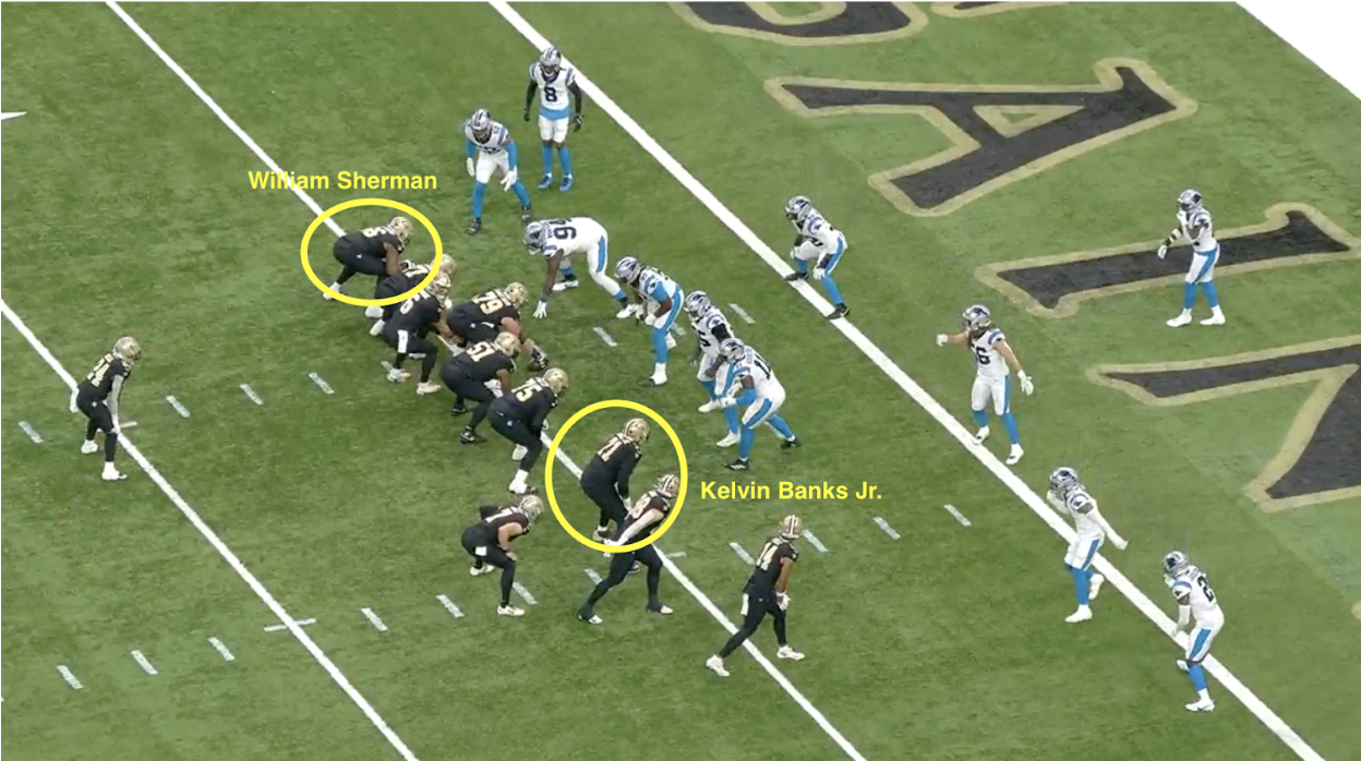 Football players line up near the end zone before the snap, with William Sherman and Kelvin Banks Jr. highlighted in circles.