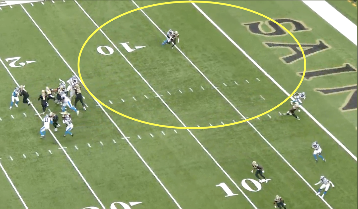 Four football players stand inside a large yellow oval near the 10-yard line on the "SAINTS" field, illustrating smart pre-snap design.
